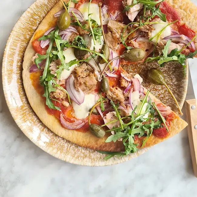 Simpele pizza tonijn
