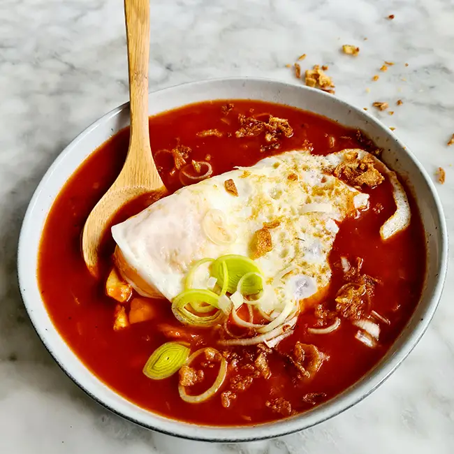 Chinese tomatensoep met kip Chinese tomatensoep met kip