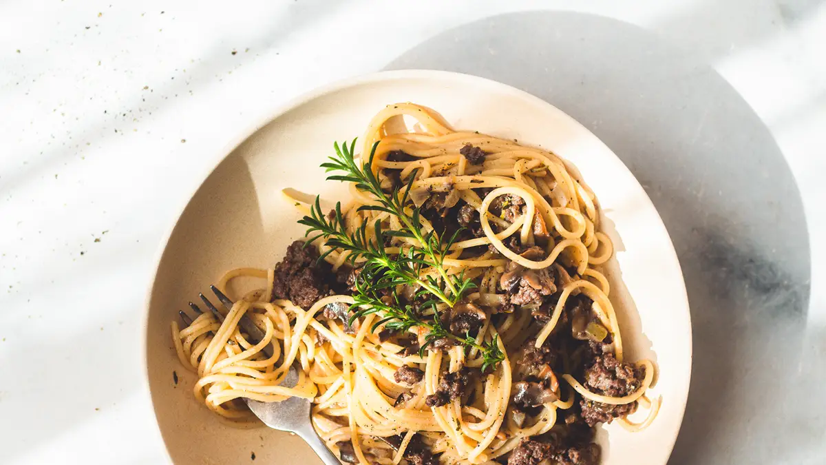 spaghetti met rundersaucijs