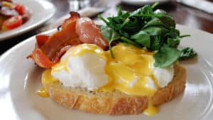 Eggs Benedict recept