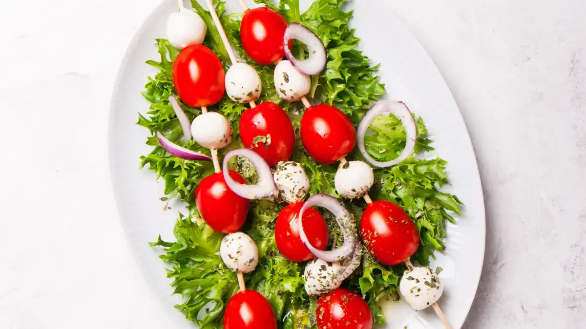 Caprese spiesjes met tomaat