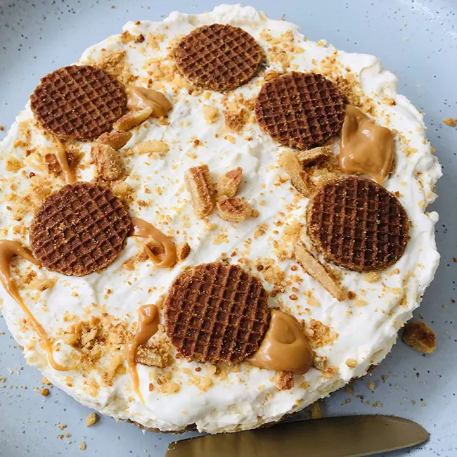 Stroopwafeltaart met monchou en kaneel