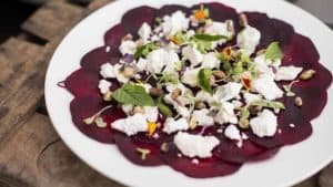 Carpaccio van rode biet