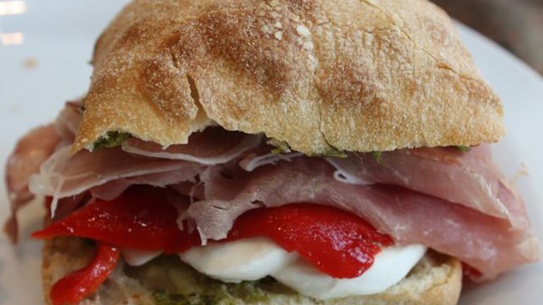 Ciabatta met parmaham en mozzarella