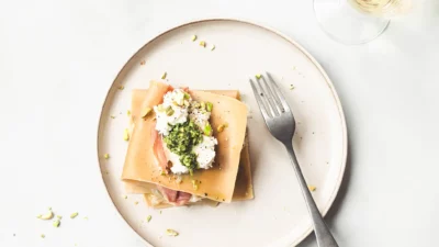 Open lasagne met mozzarella en parmaham