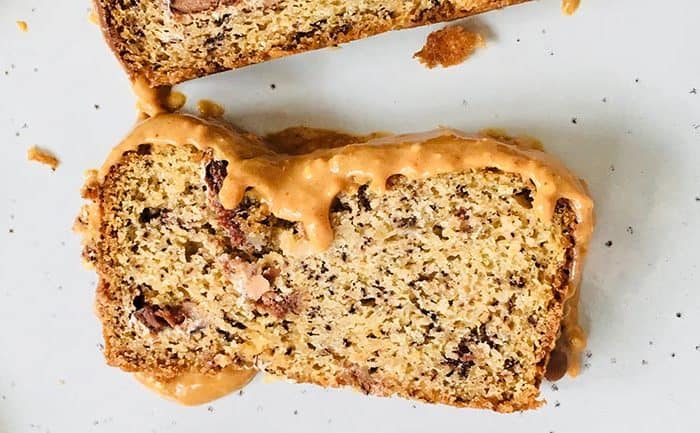 Bananenbrood met pindakaas en chocolade