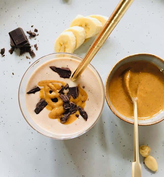 Ontbijtsmoothie met banaan en pindakaas Ontbijtsmoothie met banaan en pindakaas