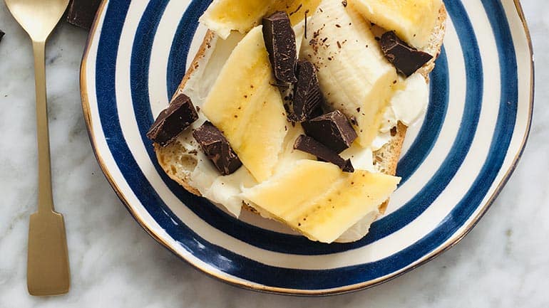 Tosti met banaan en chocolade Zoete tosti met banaan en chocolade