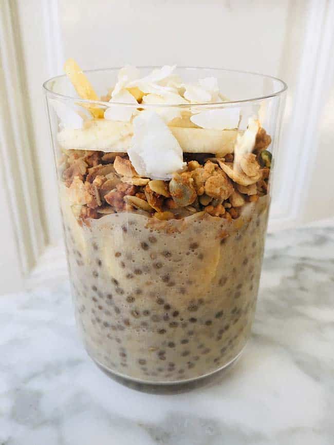 Chia pudding met granola kokos en banaan recept
