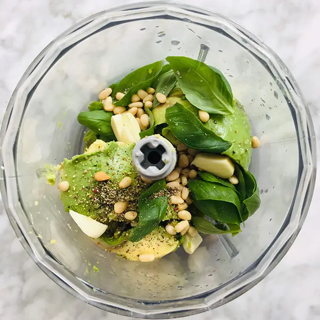 Avocadopesto courgettini
