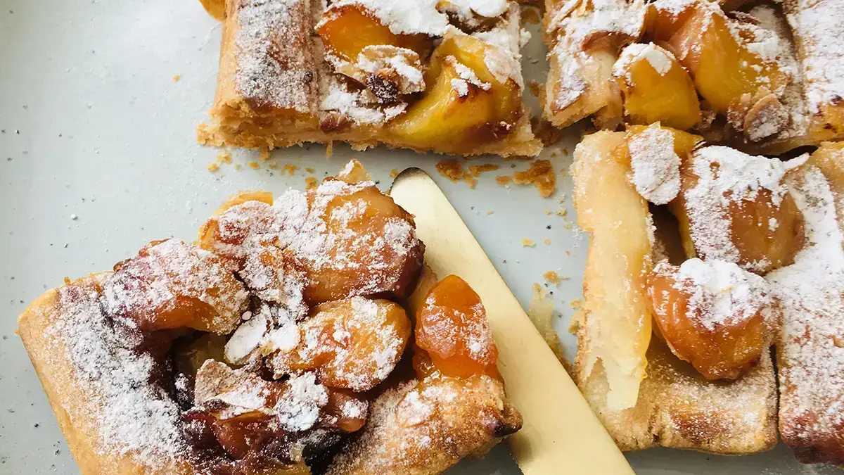 Tarte tatin wilde perzik Tarte tatin met wilde perzik