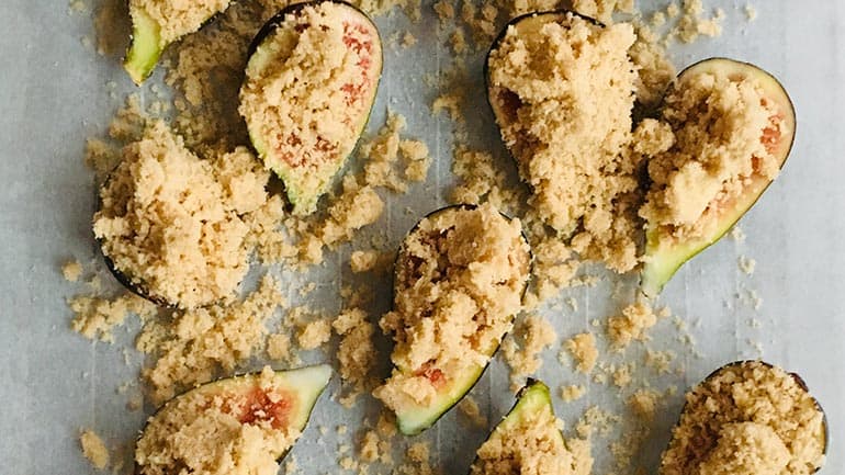 Vijgen uit de oven met crumble