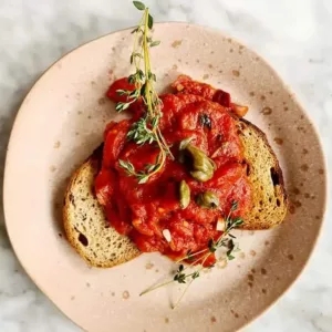 Simpele tomatensaus maken
