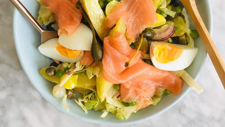 Aardappelsalade met gerookte zalm