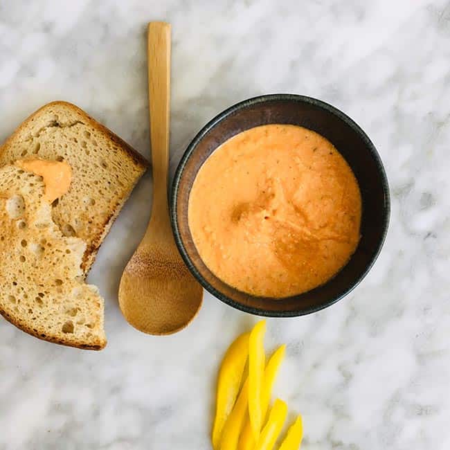 Geroosterde paprika feta dip simpel recept Geroosterde paprika feta dip simpel recept