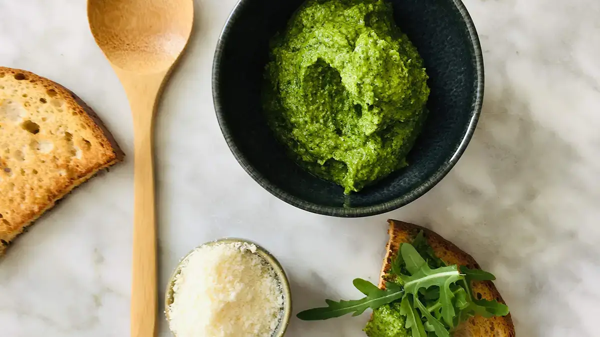 Rucola pesto maken