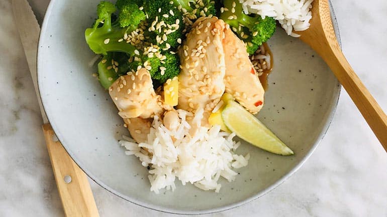 Gepocheerde kip met broccoli