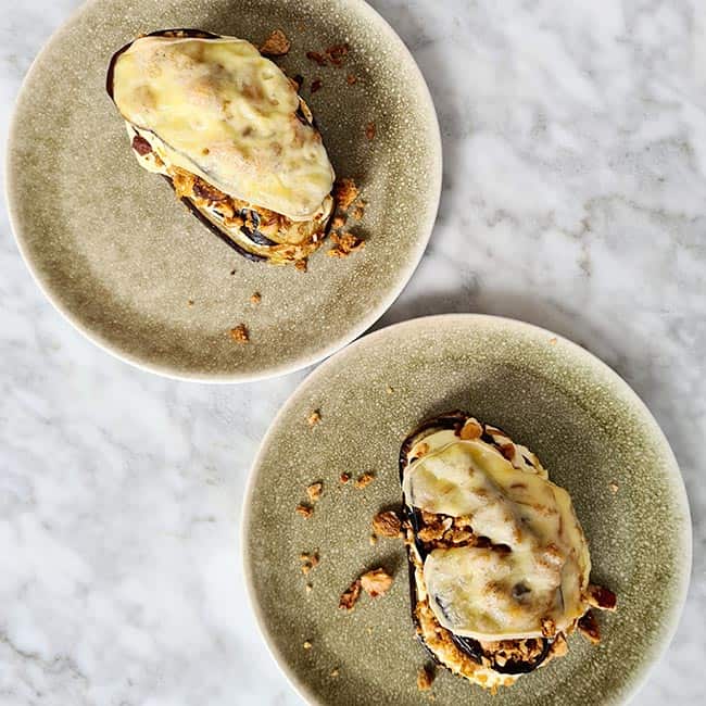 Aubergine noten en raclette kaas uit de oven