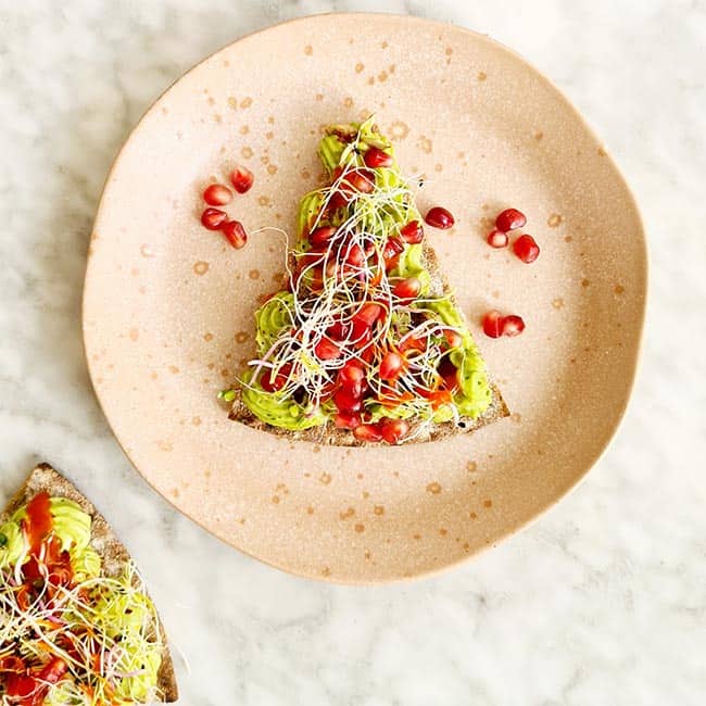 Avocadomousse met pesto toast maken