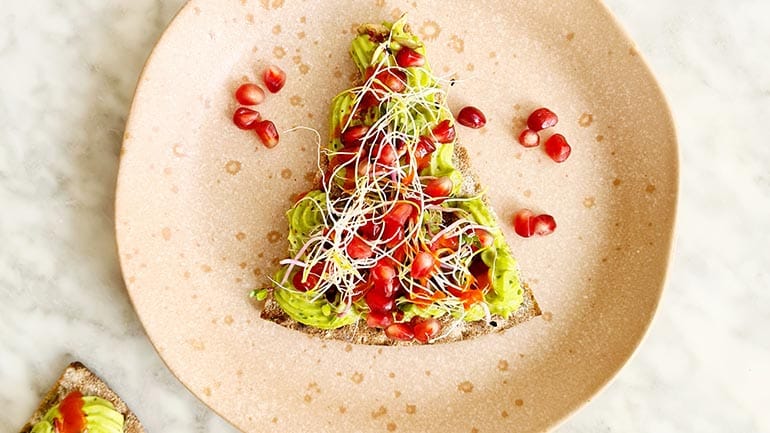 Avocadomousse met pesto toast