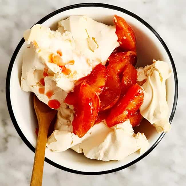 Pavlova voor twee met bloedsinaasappel