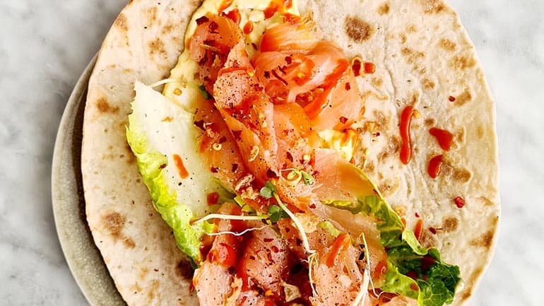 Wraps met gerookte zalm en eiersalade