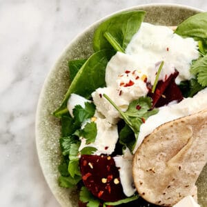 Pita met rode biet en fetakaas
