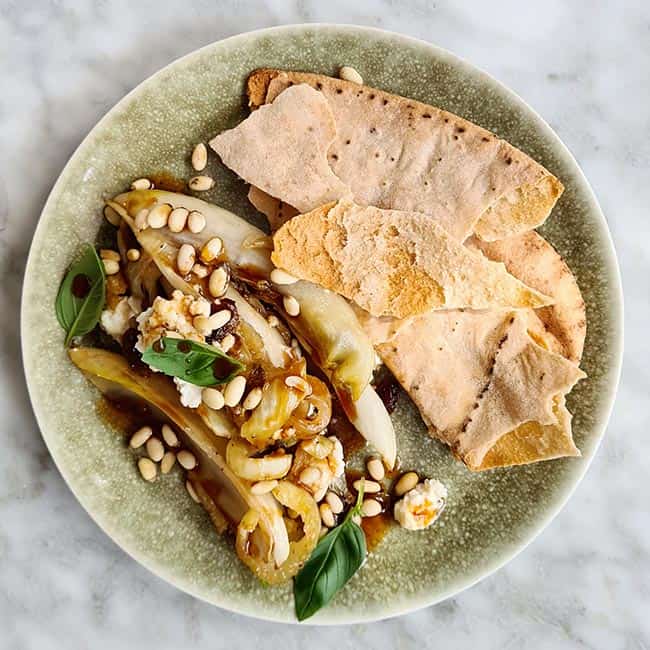 Gestoofde witlof en venkel en stroop