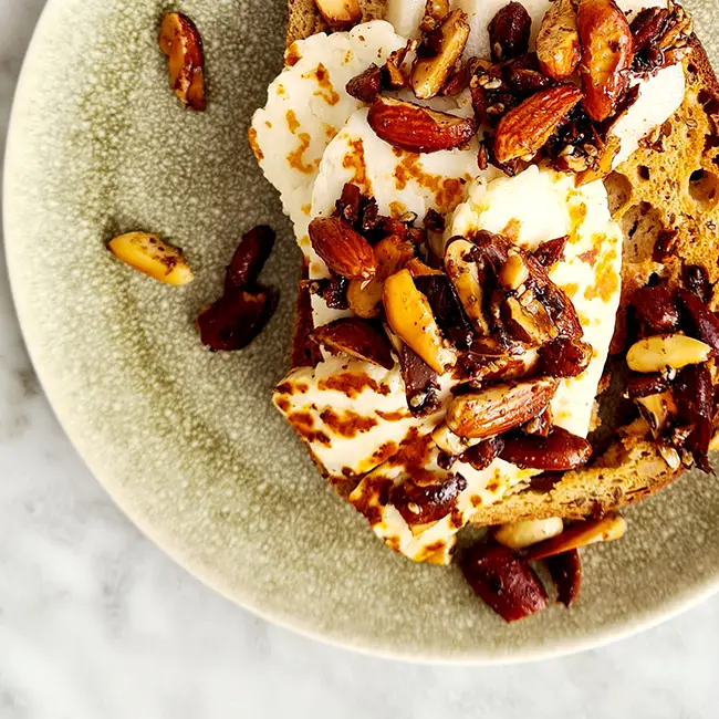 Broodje halloumi met peer Broodje halloumi met peer