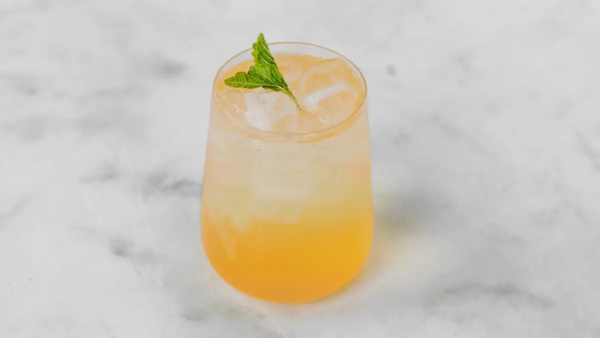 Cointreau fizz sinaasappelcocktail