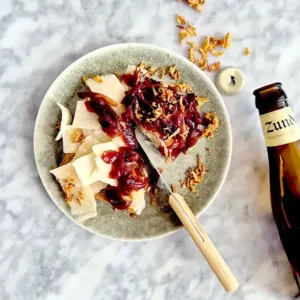 Uienstoof in bier met kaas