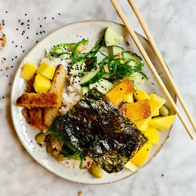 Pokebowl krokante kip