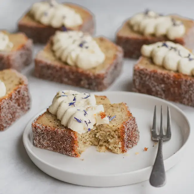 Earl grey cake met lavendelroom Earl grey cake met lavendelroom