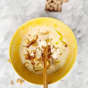 Knolselderijsoep met mosterd vegan