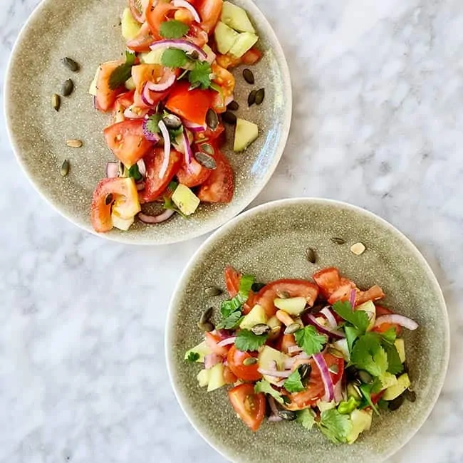 Komkommer tomaat salade