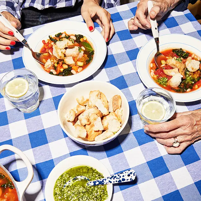 Minestrone met boerenkool en witte bonen Minestrone met boerenkool en witte bonen