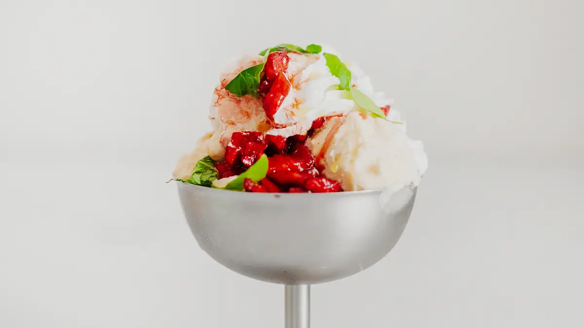 Italiaanse sundae met aardbei