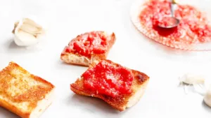 Pan con tomate