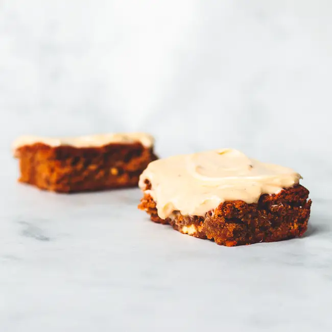 Pumpkin spice blondie | pompoen blondie met witte chocolade | Blondie met pompoen