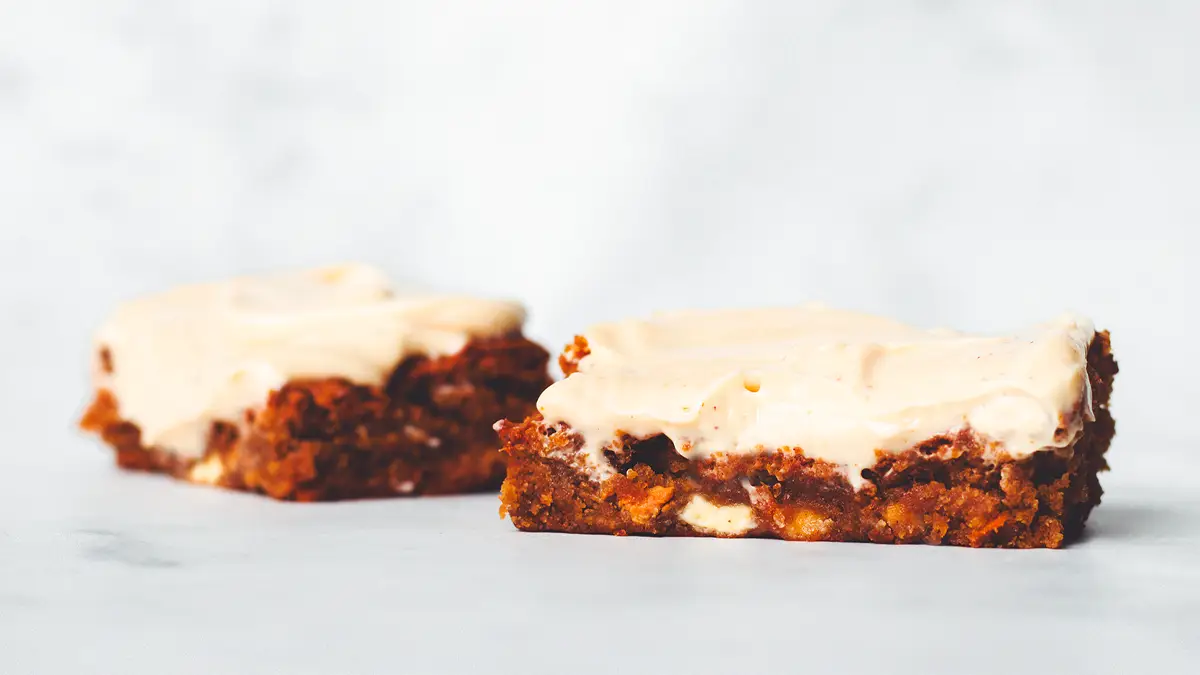 Pumpkin spice blondie | pompoen blondie met witte chocolade | Blondie met pompoen