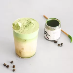 Jasmine latte met cold foam