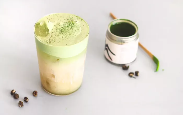 Jasmine latte met cold foam