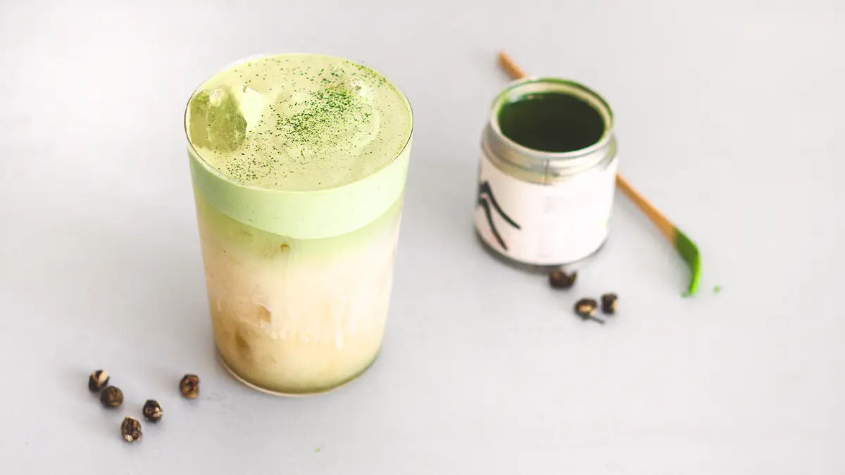 Jasmine latte met cold foam