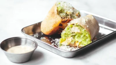Caesar wraps met krokante kip